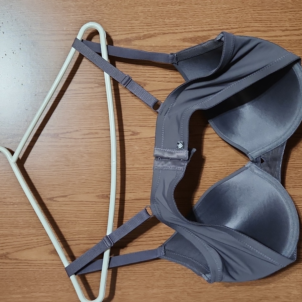Bras - Picture 4 of 12